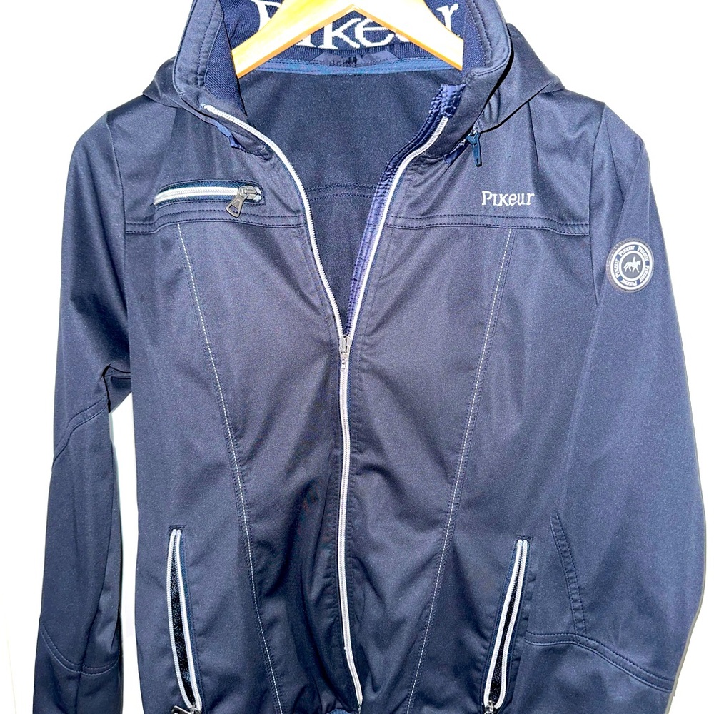 Pikeur Women’s Lightweight Hooded Windproof Jacket